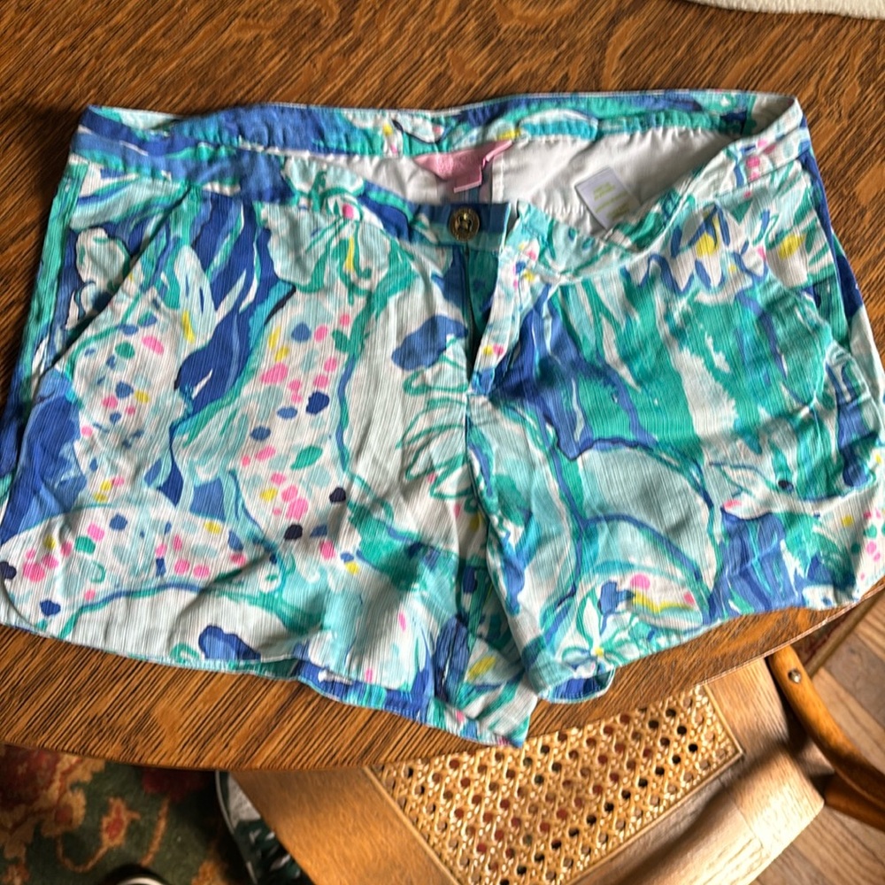 Blue Lilly Pulitzer shorts 6